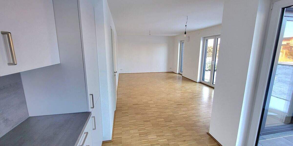 +++NU-Burlafingen, 3-Zi.-Mietwohnung, 89,51 m² Wfl., EG, großer Garten, Küche, 2 TG-Stpl.+++ 3 zimmer