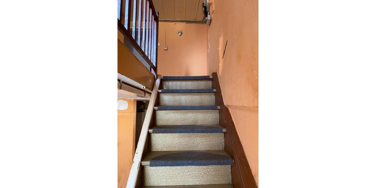 Einfamilienhaus Laichingen - 8 Zimmer, 122 m&sup2;, 140.000&euro; | Angebot:25935167