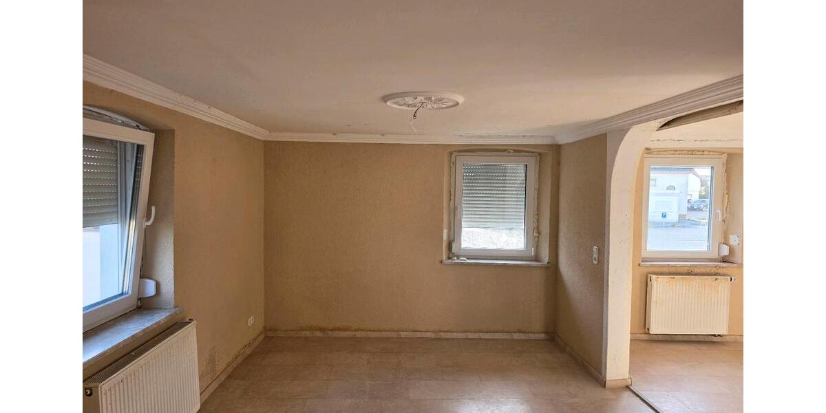 Einfamilienhaus Breitingen - 5 Zimmer, 90 m&sup2;, 165.000&euro; | Angebot:27050170