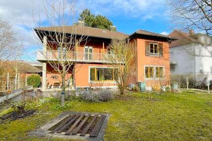 Haus Neu-Ulm Weststadt - 7 Zimmer, 198 m&sup2;, 490.000&euro; | Angebot:25355594