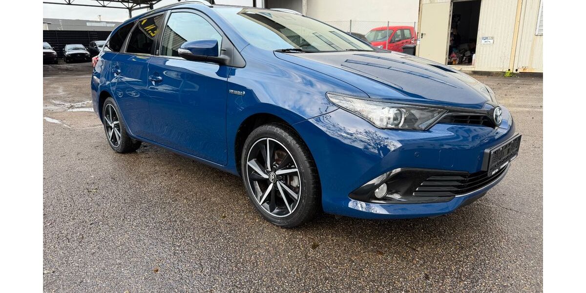 Toyota Auris 92.500 km 15.900 &euro; Ulm 89077