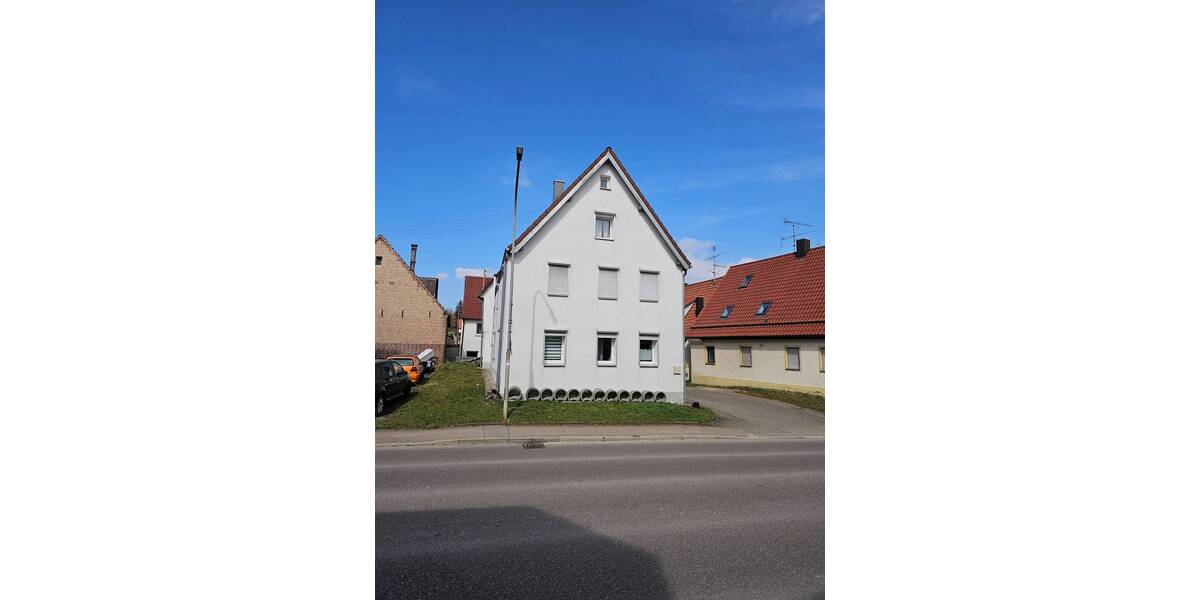 Etagenwohnung Laichingen Feldstetten - 7 Zimmer, 202 m&sup2;, 299.000&euro; | Angebot:25695100