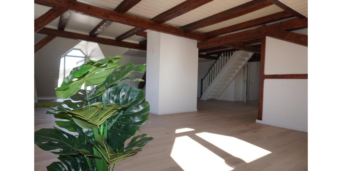 Dachgeschoßwohnung Altenstadt - 5 Zimmer, 160 m&sup2;, 1.388&euro; | Angebot:24862162