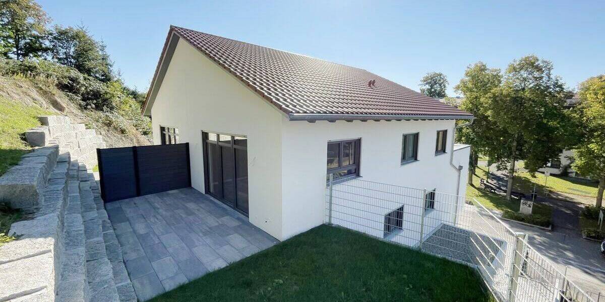 +++ Erstbezug +++ Großzügige Doppelhaushälfte mit Garage und Stellplatz in Illerkirchberg 5 zimmer