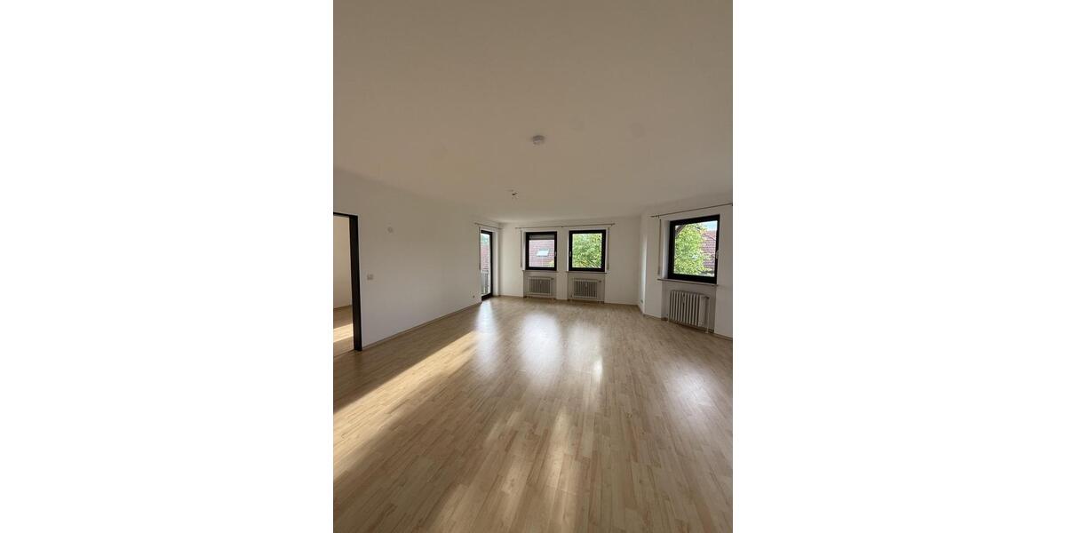 Etagenwohnung Günzburg - 3 Zimmer, 107 m&sup2;, 1.100&euro; | Angebot:26477255