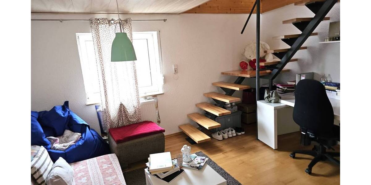 Etagenwohnung Laichingen Feldstetten - 7 Zimmer, 202 m&sup2;, 299.000&euro; | Angebot:25695100