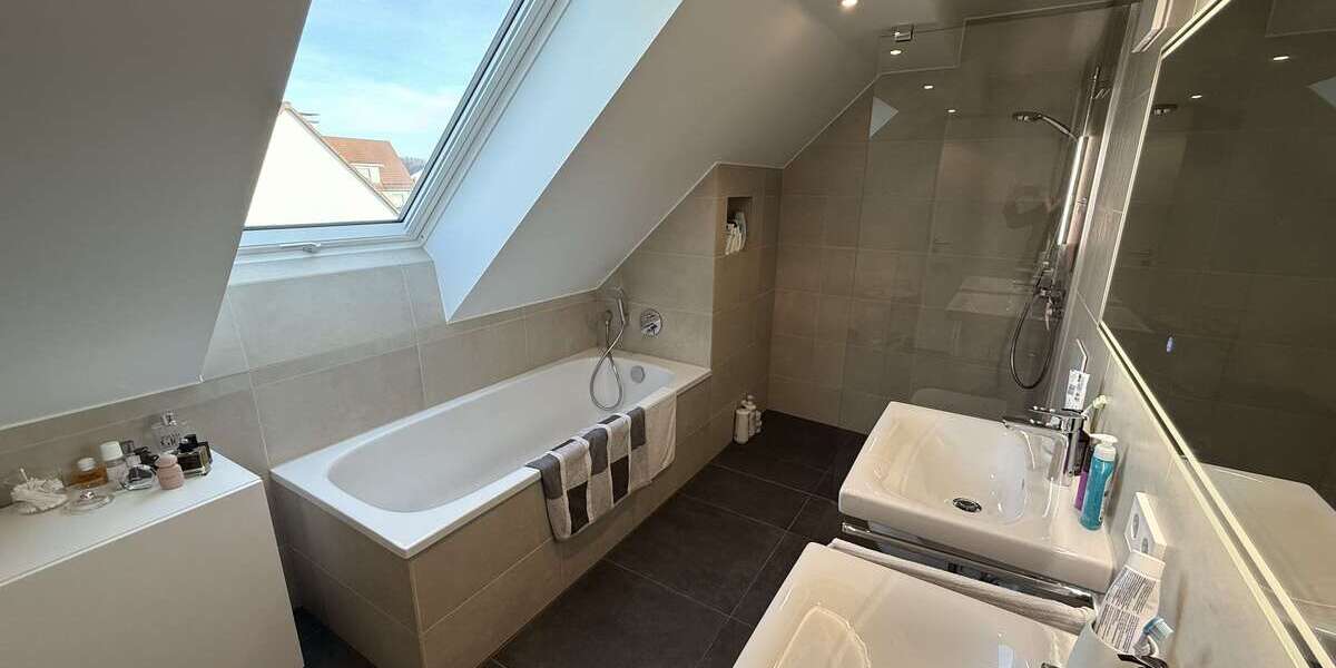 Etagenwohnung Illertissen - 3 Zimmer, 109 m&sup2;, 1.350&euro; | Angebot:25098841