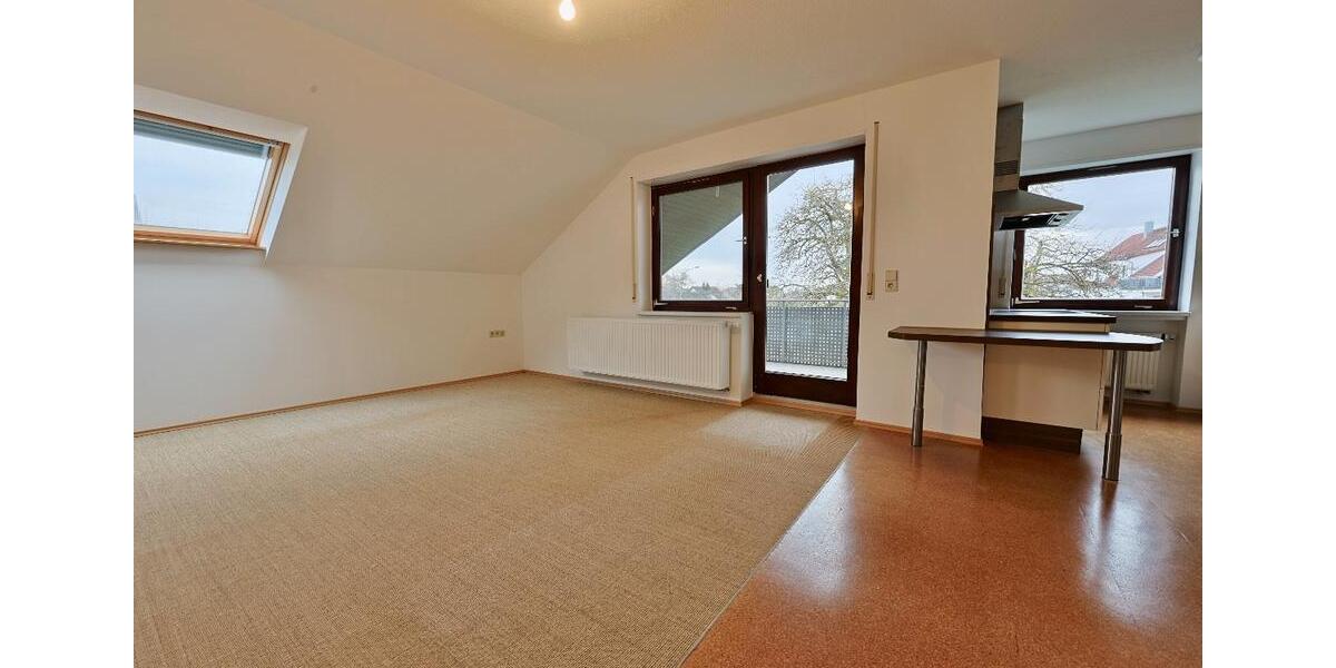 Dachgeschoßwohnung Erbach - 4 Zimmer, 97 m&sup2;, 950&euro; | Angebot:25491533