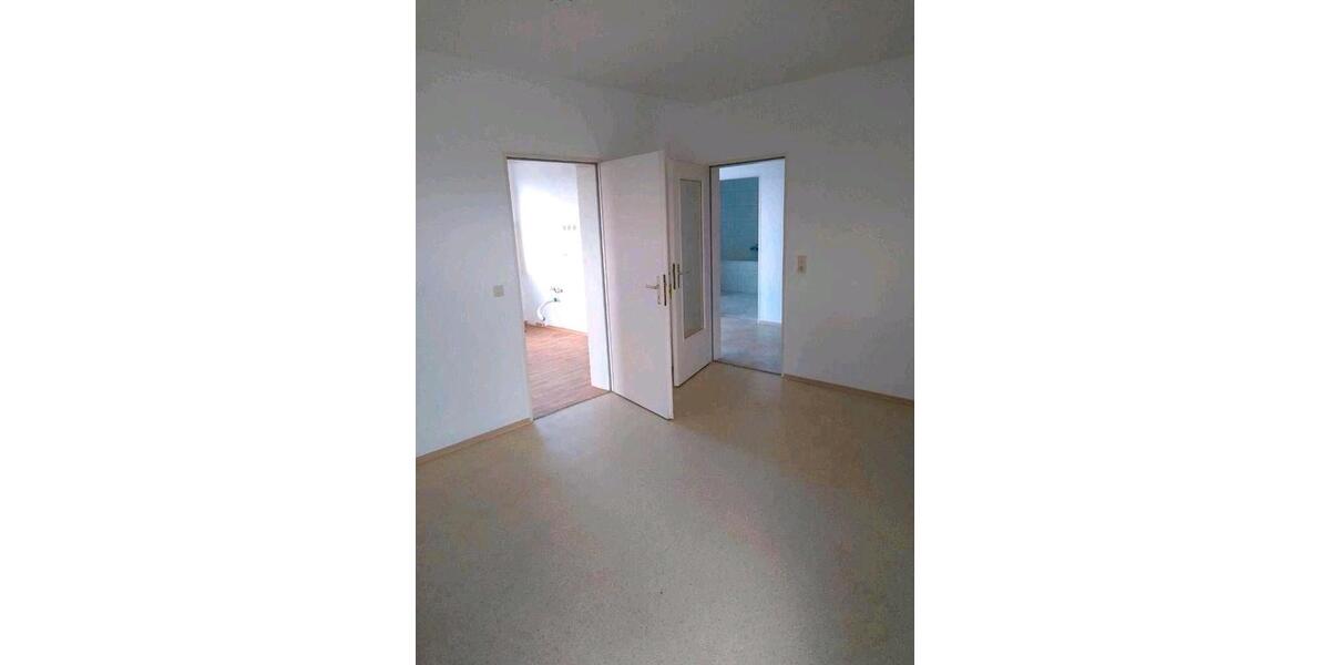 Erdgeschoßwohnung Kötz - 4 Zimmer, 120 m&sup2;, 1.300&euro; | Angebot:25589285