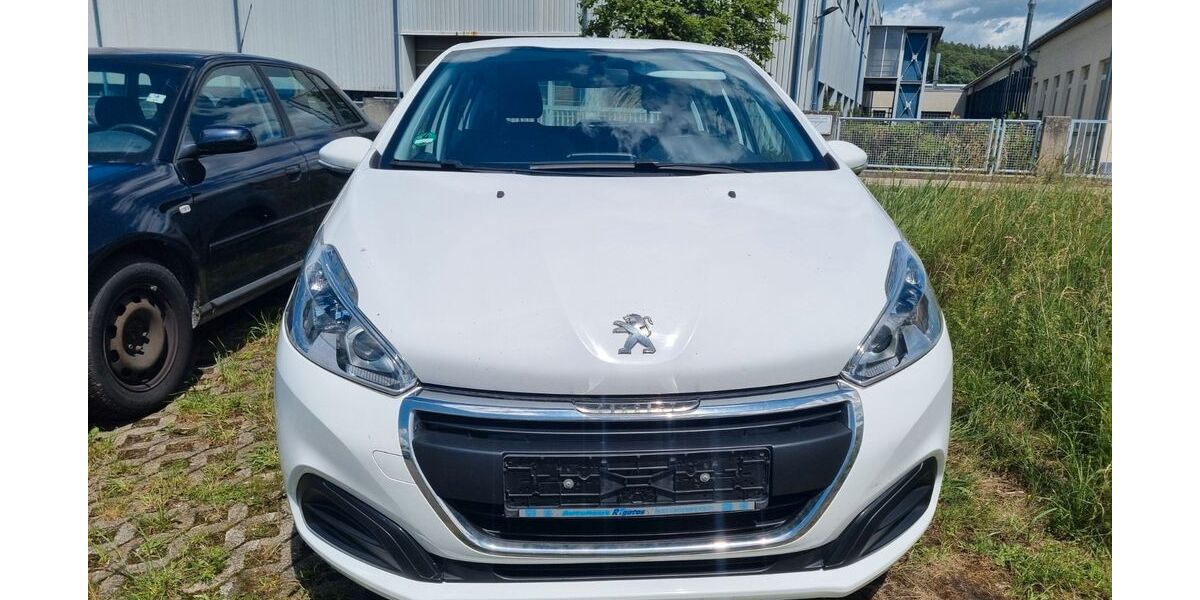 Peugeot 208 129.300 km 2.699 &euro; Elchingen 89275