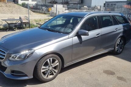 Mercedes-Benz E 220 152.033 km 14.744 &euro; Buch 89290
