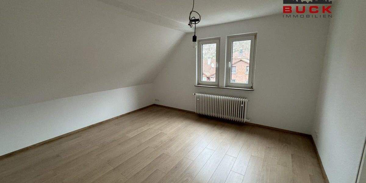 Frisch renovierte und sofort verfügbare 4-Zimmer-Wohnung gesucht? 4 zimmer