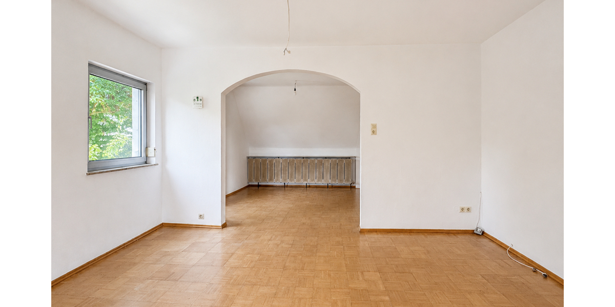 ab sofort verfügbar - Sanierungsbedürftige 3,5-Zimmer-Wohnung mit Ausbaupotenzial im Dachgeschoss - Dachgeschoßwohnung Ulm Obertalfingen | Angebot:27284711