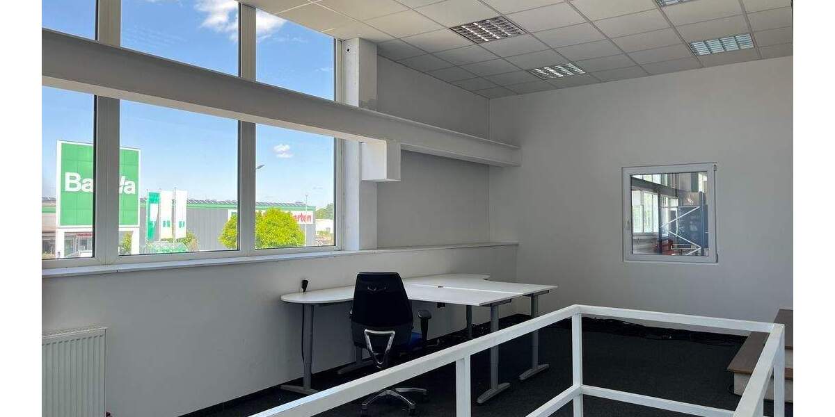 Wunschmietfläche gesucht ? 752 m² Hallen mit Büros Verwaltung zimmer