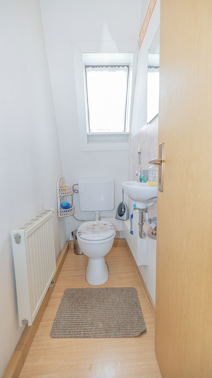 Ein bis Zweifamilienhaus mit Charme und Potenzial 8 zimmer