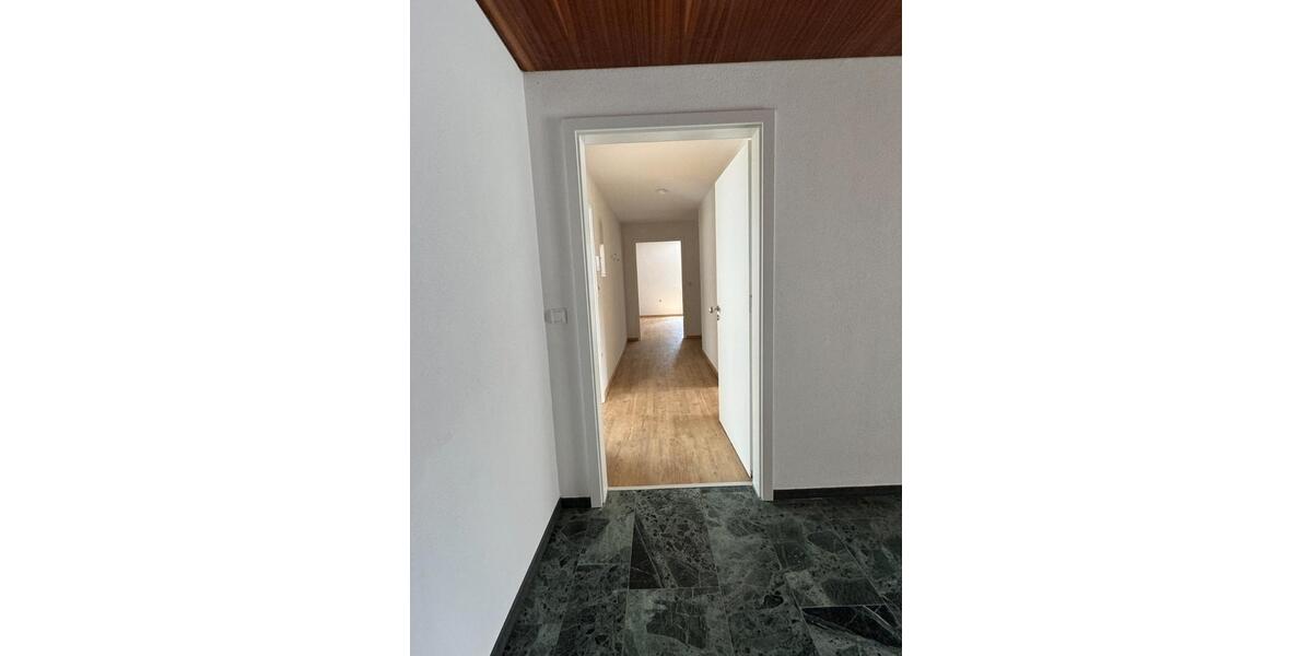 Dachgeschoßwohnung Günzburg - 4 Zimmer, 120 m&sup2;, 980&euro; | Angebot:26368905