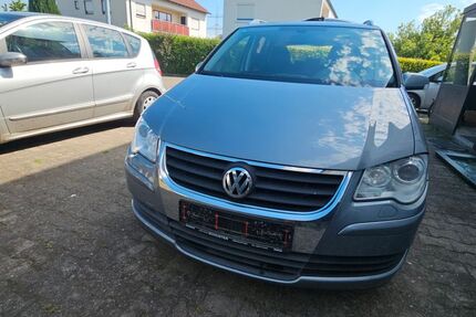VW Touran 255.000 km 3.199 &euro; Ulm 89071