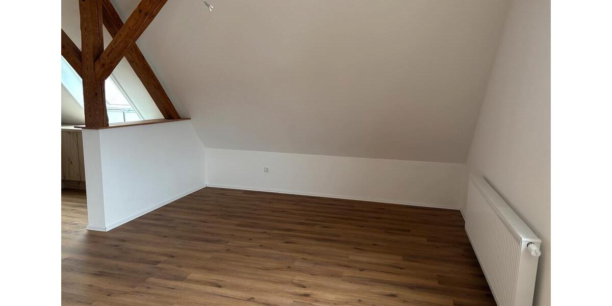 Dachgeschoßwohnung Ehingen (Donau) - 4 Zimmer, 106 m&sup2;, 990&euro; | Angebot:25404756