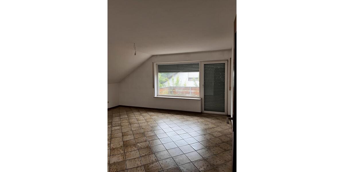 3 Zimmer Dachgeschoß Wohnung zimmer