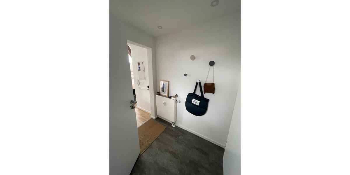 Lichtdurchflutete 3-Zimmer Wohnung mit Garage 3 zimmer