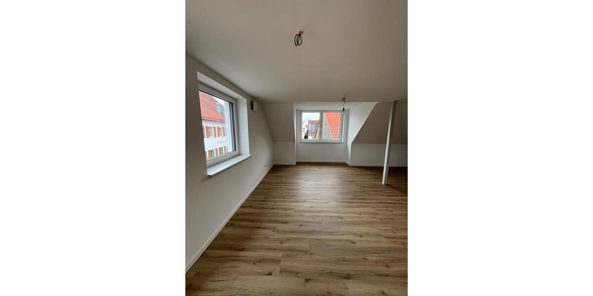 Dachgeschoßwohnung Neu-Ulm Burlafingen - 3 Zimmer, 73 m&sup2;, 900&euro; | Angebot:25639598