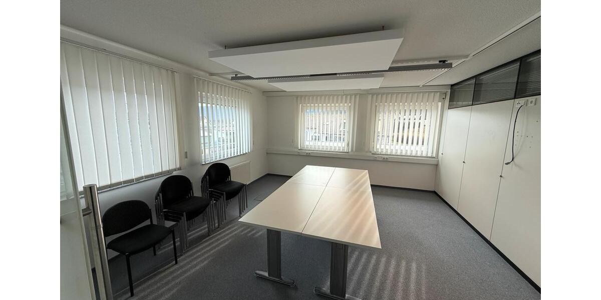 Gewerbeflächen Büros Ausstellungsflächen in Urspring an B10 zimmer