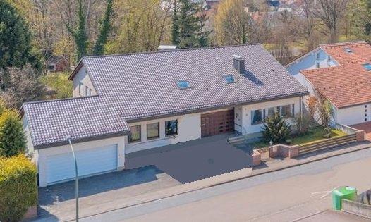 Dachgeschoßwohnung Günzburg - 4 Zimmer, 120 m&sup2;, 980&euro; | Angebot:26368905