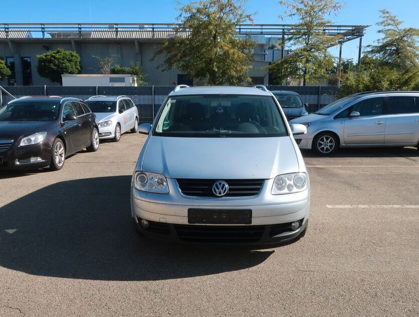 VW Touran 293.343 km 1.400 € Laupheim 88471