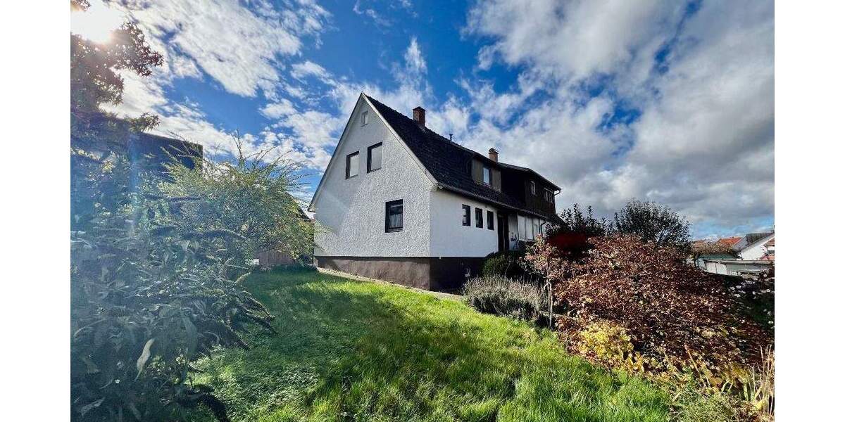 Schmucke und sehr gemütliche Doppelhaushälfte in Top-Lage 4 zimmer