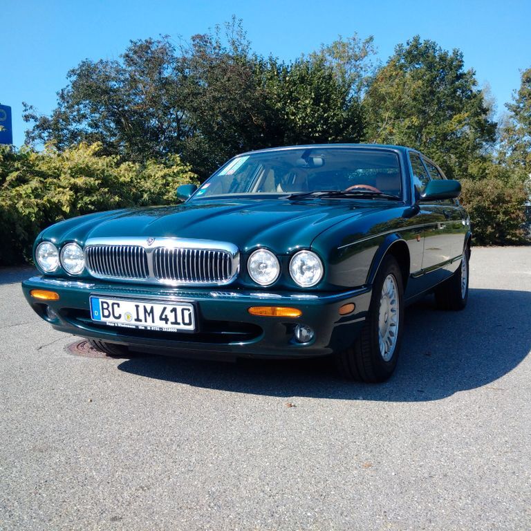XJ8
