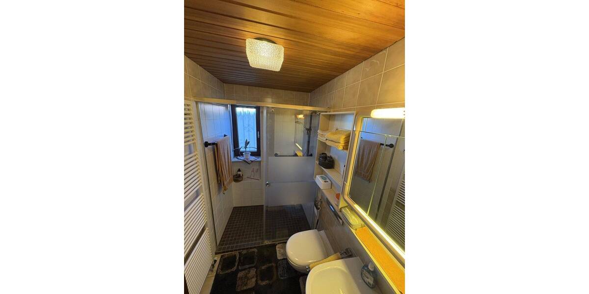 PROVISIONSFREI: Charaktervolles Haus auf großem Grund in familienfreundlicher Lage (Erbbaurecht) 7 zimmer