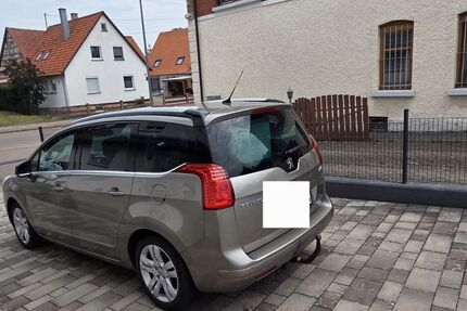 Peugeot 5008 153.000 km 4.900 &euro; Niederstotzingen 89168
