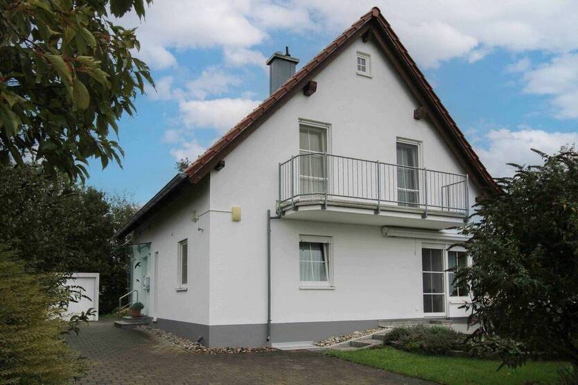 Sehr gepflegtes, großzügiges Einfamilienhaus in ruhiger Lage von Ehingen 5 zimmer