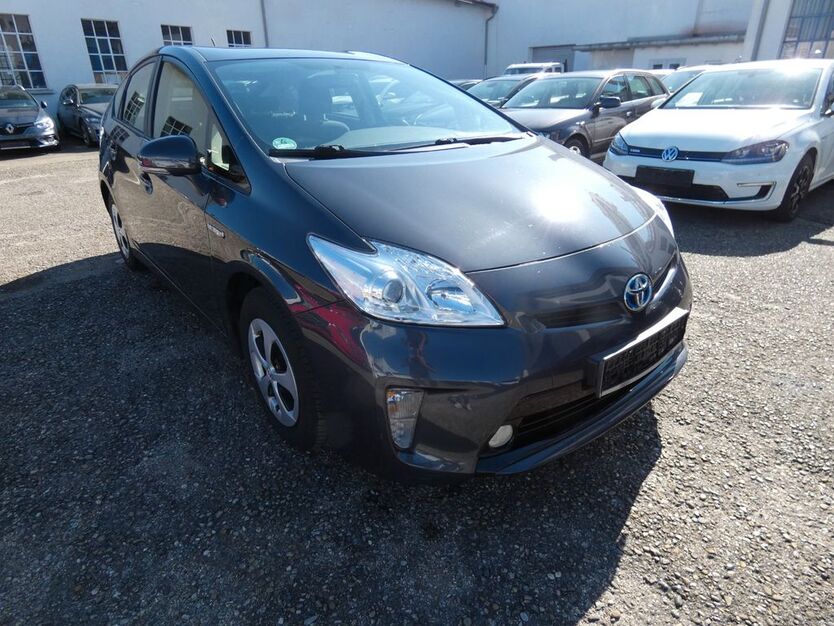 Toyota Prius 120.000 km 10.980 € Neu-Ulm 89231