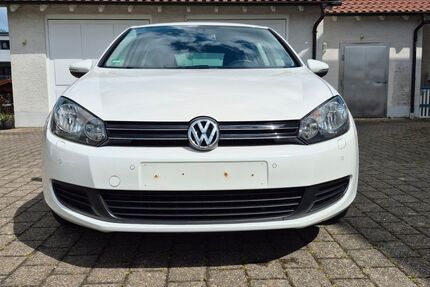 VW Golf 82.000 km 6.499 &euro; Altenstadt 89281