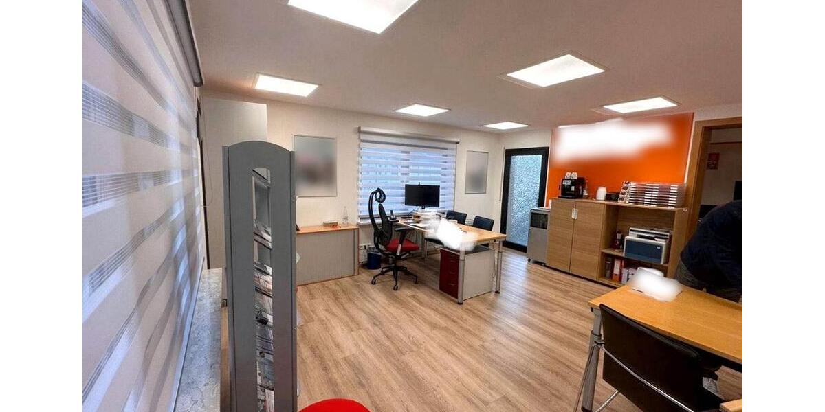 Gepflegte, helle BüroräumePraxis in Amstetten zimmer