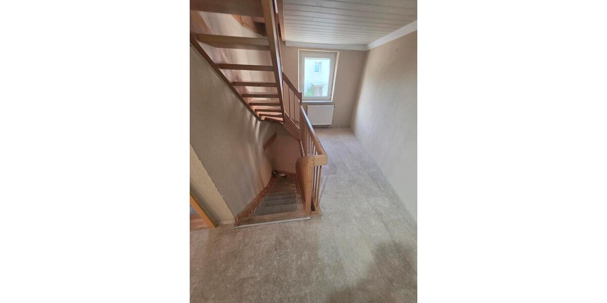 Einfamilienhaus Breitingen - 5 Zimmer, 90 m&sup2;, 165.000&euro; | Angebot:27050170