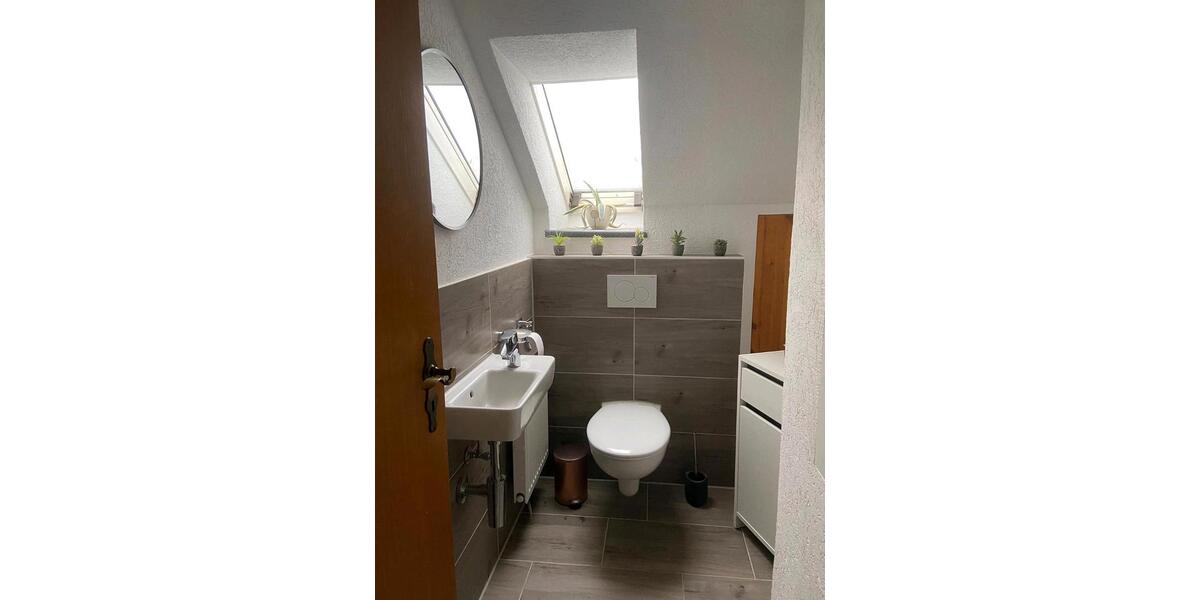 Dachgeschoßwohnung Achstetten - 3 Zimmer, 85 m&sup2;, 1.300&euro; | Angebot:25420988