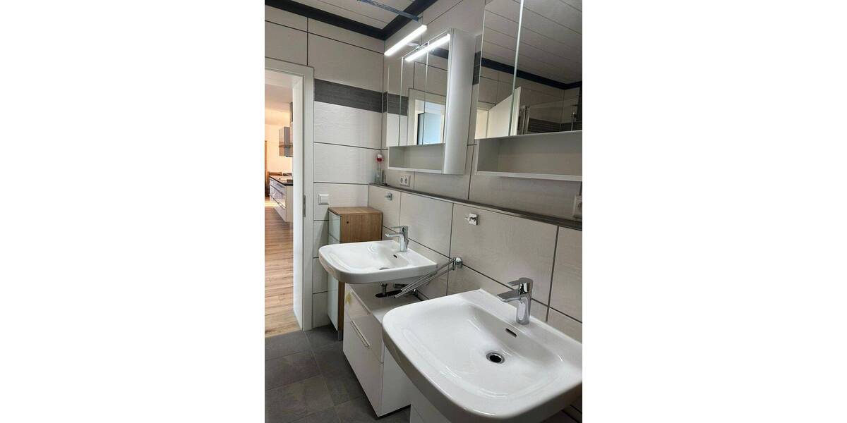 Wohnen & Arbeiten unter einem Dach I Top - Lage I sofort verfügbar I Ein- bzw. Zweifamilienhaus 7 zimmer