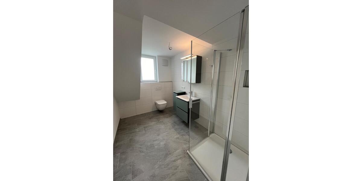 Dachgeschoßwohnung Neu-Ulm Burlafingen - 3 Zimmer, 73 m&sup2;, 900&euro; | Angebot:25639598