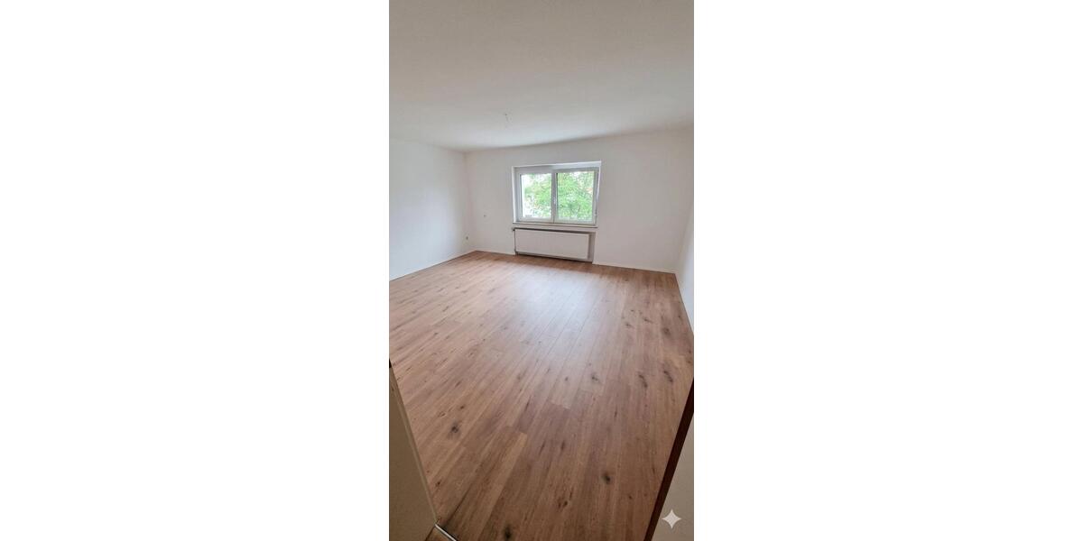 Etagenwohnung Holzheim - 3 Zimmer, 90 m&sup2;, 1.100&euro; | Angebot:26247646