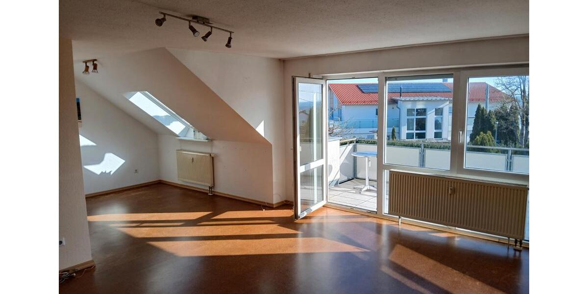Dachgeschoßwohnung Elchingen Oberelchingen - 2.5 Zimmer, 78 m&sup2;, 1.400&euro; | Angebot:26284496