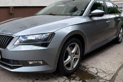 Skoda Superb 177.000 km 11.490 &euro; Neu-Ulm (Pfuhl) 89233