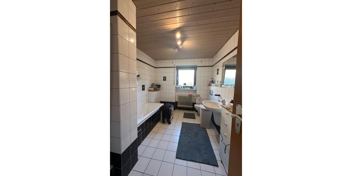 Geräumiges Reiheneckhaus in ruhiger Lage von Günzburg 6 zimmer