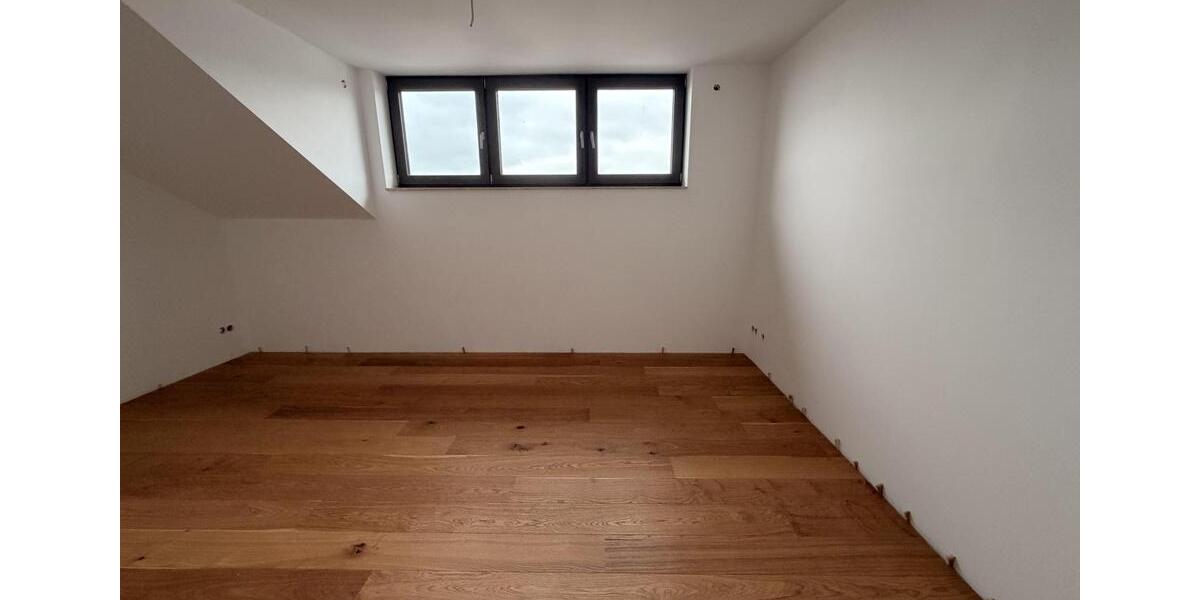 Dachgeschoßwohnung Elchingen Oberelchingen - 4 Zimmer, 133 m&sup2;, 2.000&euro; | Angebot:26359362