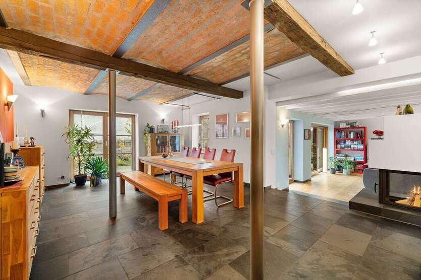 Haus zum Kaufen in Dornstadt 848.000 € 263 m²