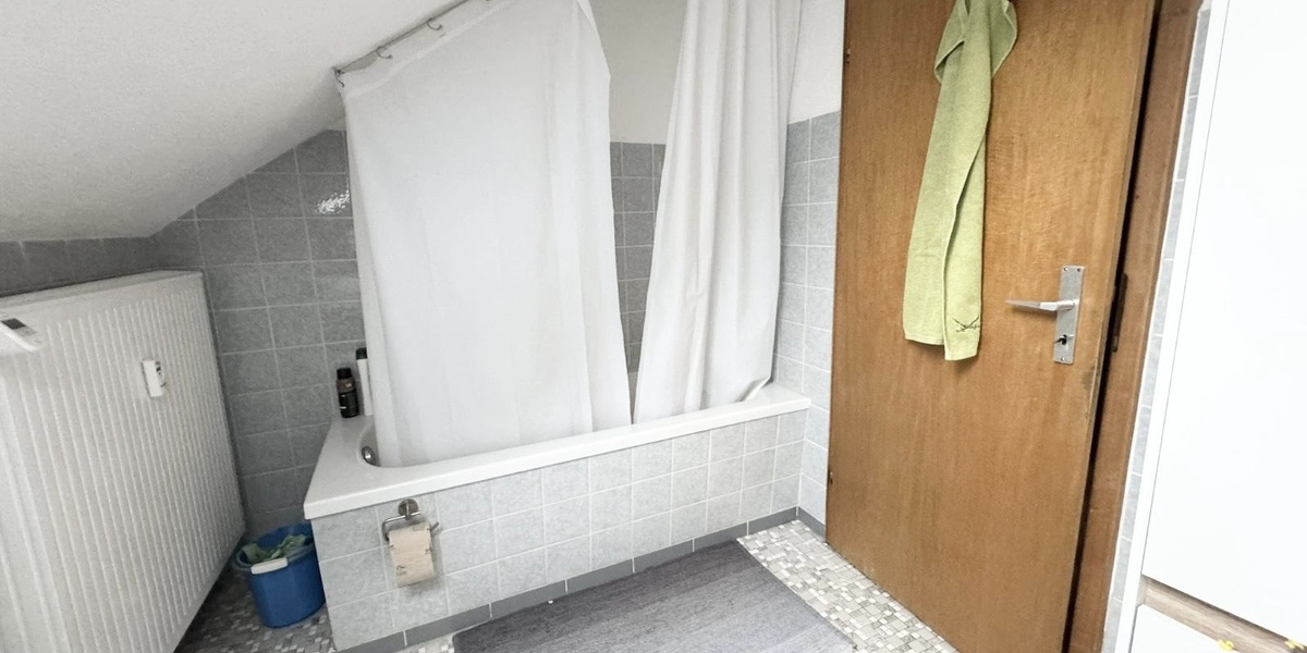 Charmante 4-Zimmer DG-Wohnung mit eigenem Garten+Garage+Stellplatz in TOP Lage! - Dachgeschoßwohnung Illertissen | Angebot:26647022