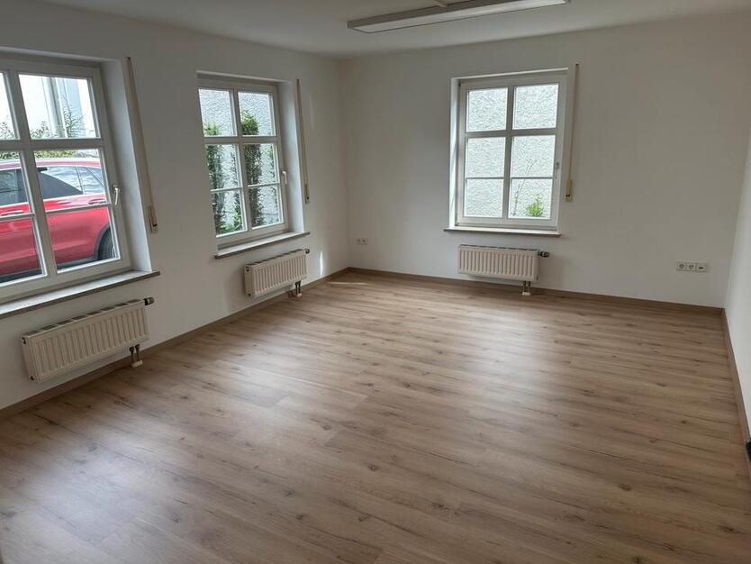 Büro- Praxisräume in zentraler und ruhiger Lage in Ichenhausen