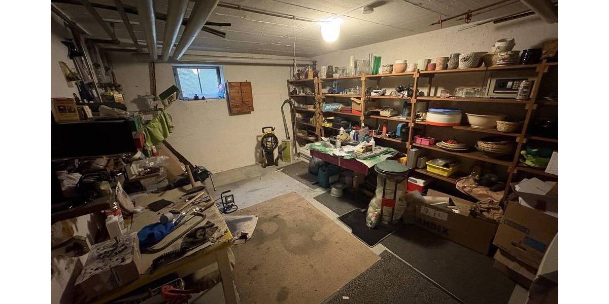 PROVISIONSFREI: Charaktervolles Haus auf großem Grund in familienfreundlicher Lage (Erbbaurecht) 7 zimmer