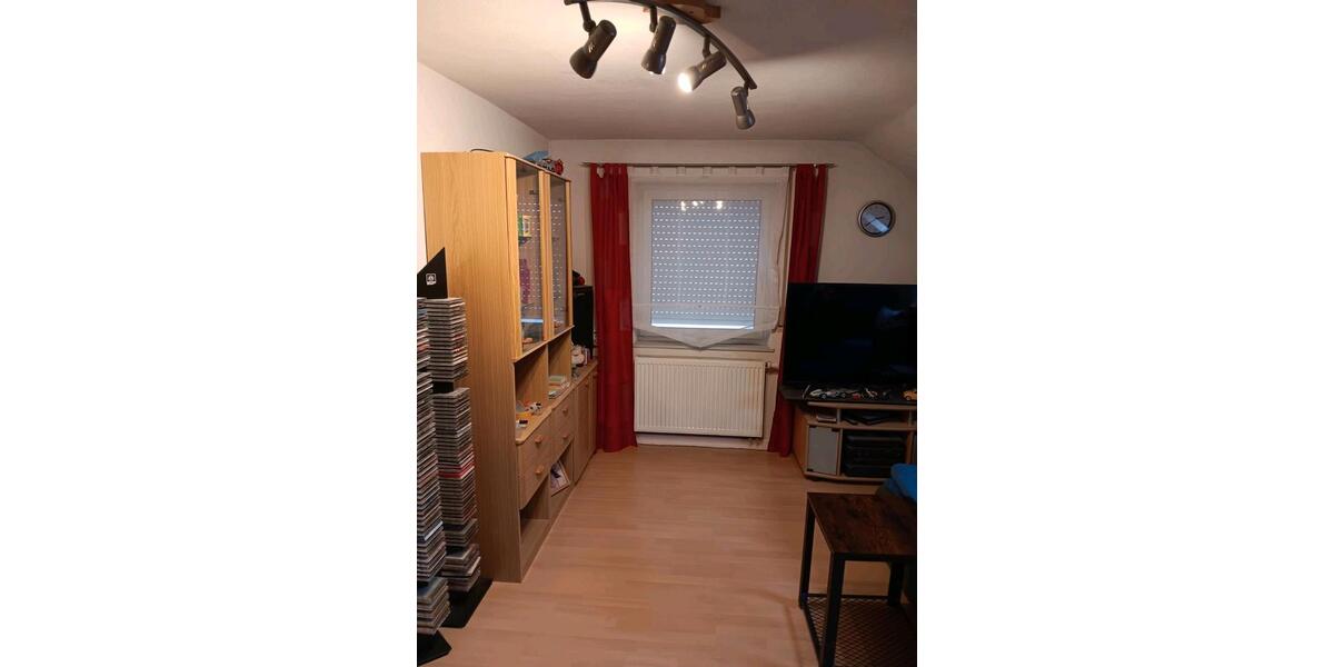 3-Zimmer-Dachgeschosswohnung, Gartenanteil, Garage & Stellplatz 3 zimmer